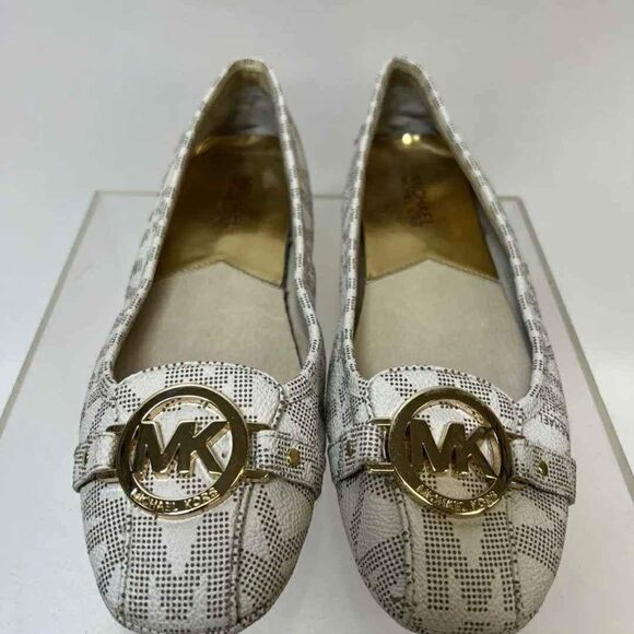 Michael Kors MK Designer Women's off White Flats - Size 8M - Picture 1 of 5